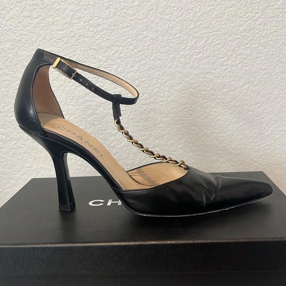 Chanel Shoe Size 37 Black Leather Pointed Toe Chain Detail Ankle Strap Pump - Picture 7 of 15